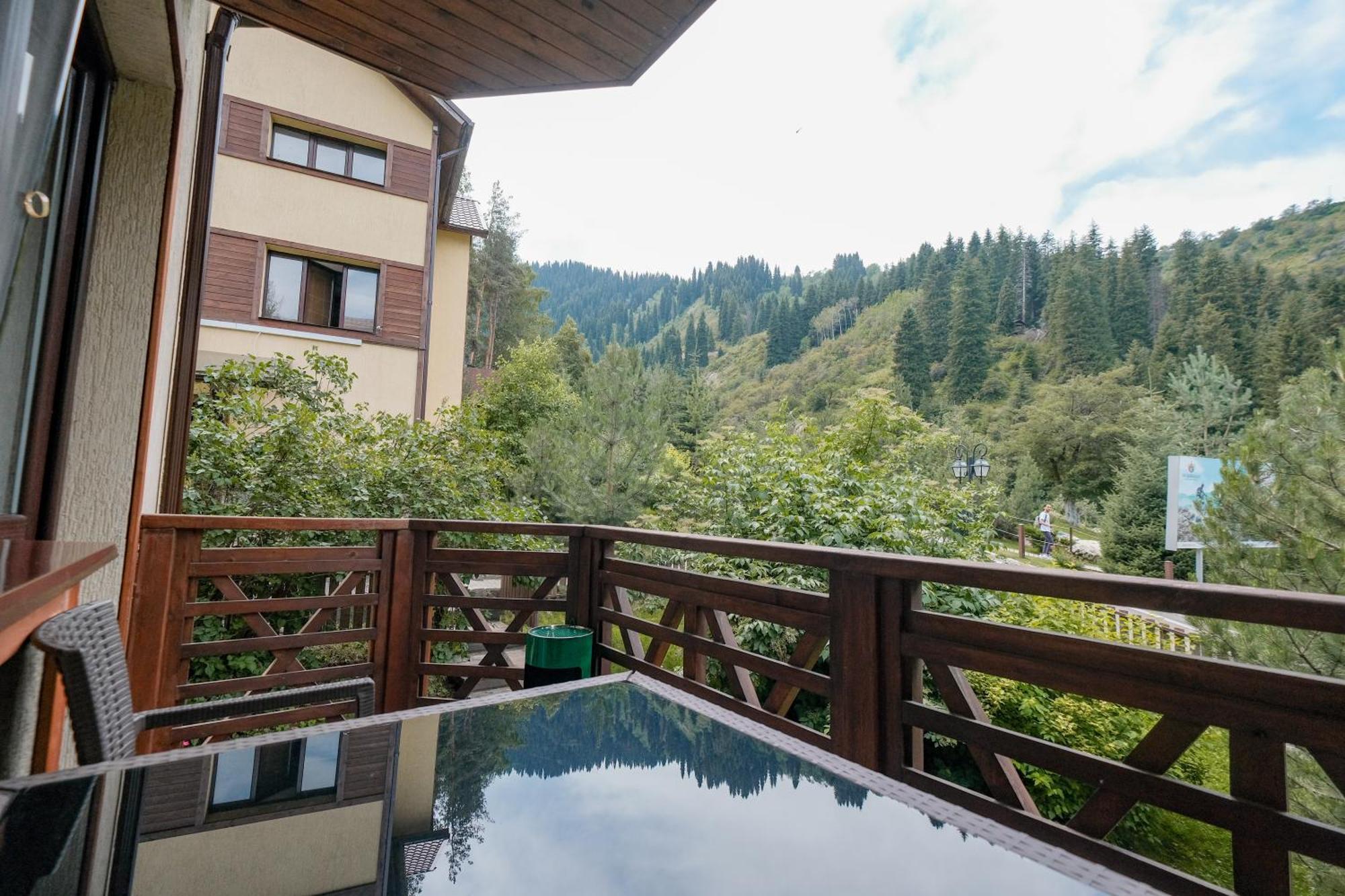 Oi-Qaragai Mountain Resort Besqaynar Esterno foto