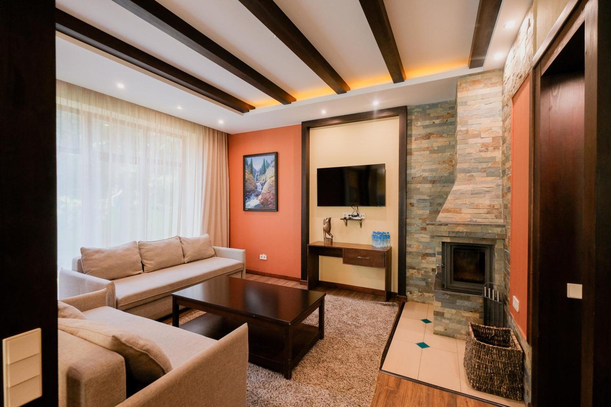 Oi-Qaragai Mountain Resort Besqaynar Esterno foto